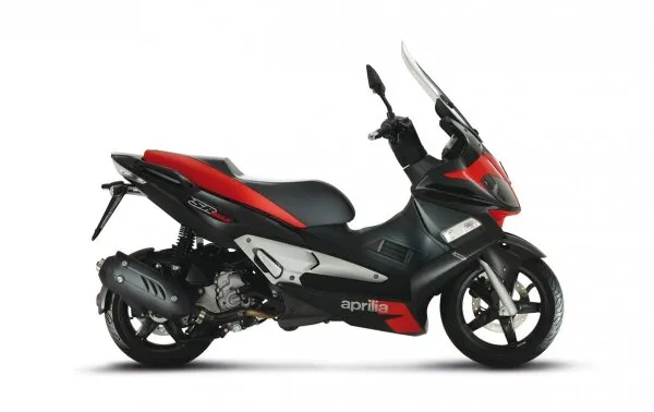 Aprilia SR MAX 300 Motosiklet